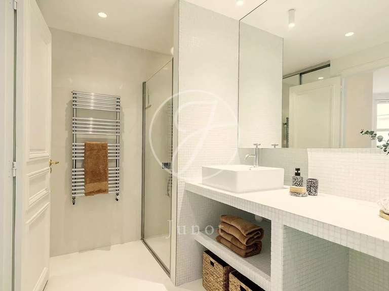 Apartment Paris 1er - 2 bedrooms - 73m²