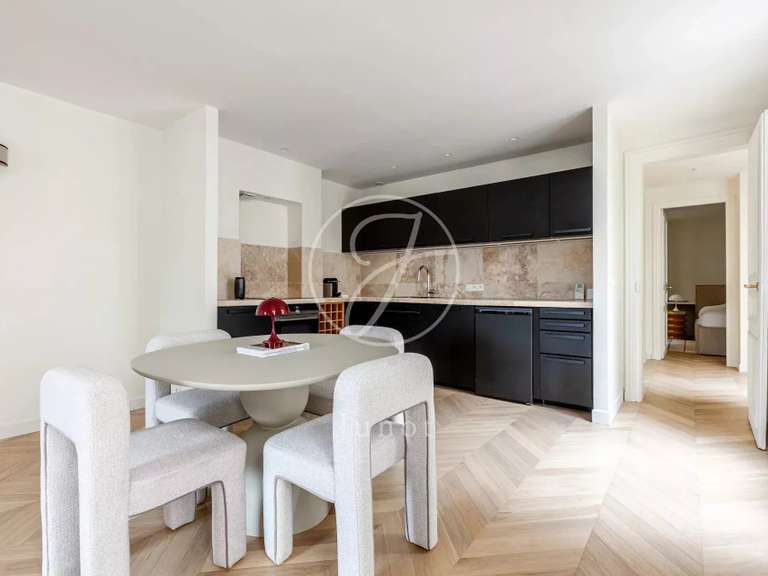 Appartement Paris 1er - 2 chambres - 73m²