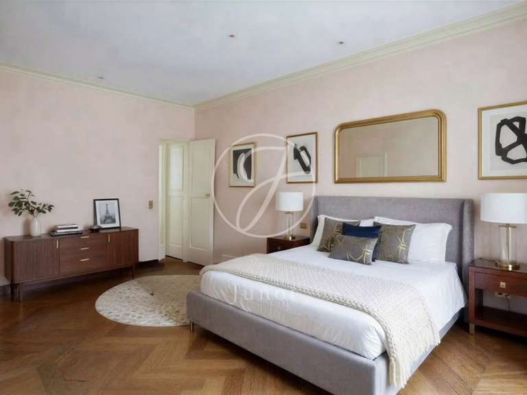 Appartement Paris 1er - 3 chambres - 135m²