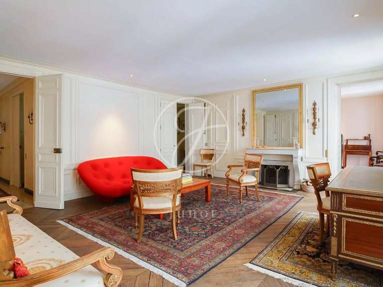 Appartement Paris 1er - 3 chambres - 135m²