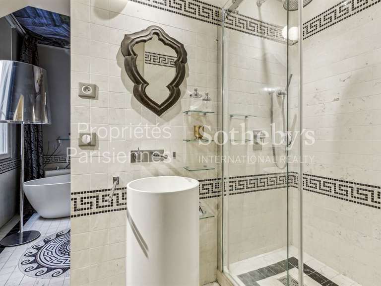 Appartement Paris 1er - 1 chambre - 72m²