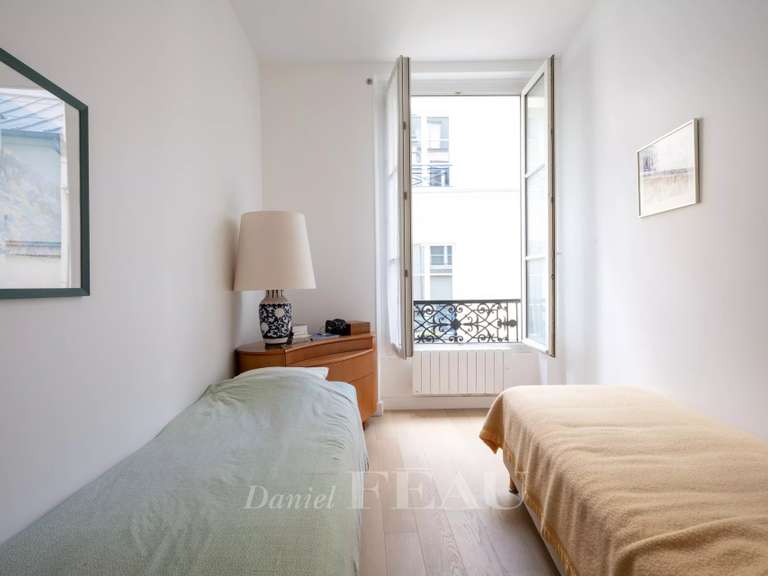 Appartement Paris 1er - 2 chambres - 71m²