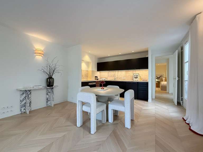 Appartement Paris 1er - 2 chambres - 72m²