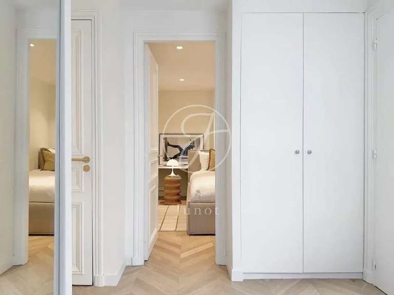 Appartement Paris 1er - 2 chambres - 72m²