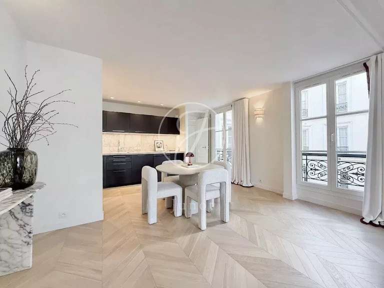 Appartement Paris 1er - 2 chambres - 72m²