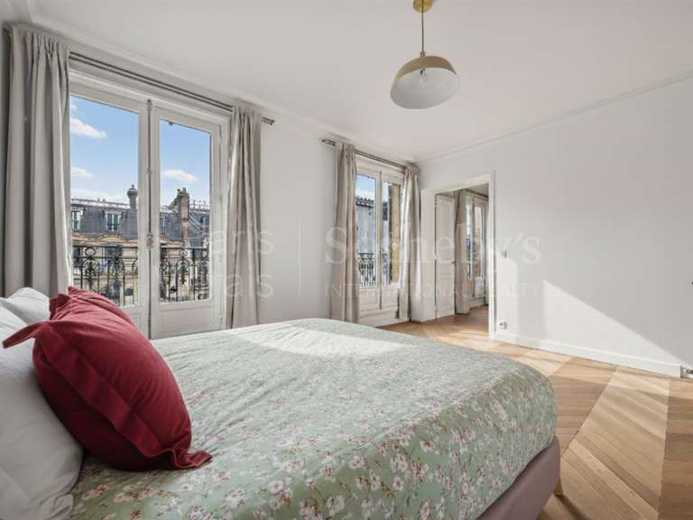 Appartement Paris 1er - 3 chambres - 158m²