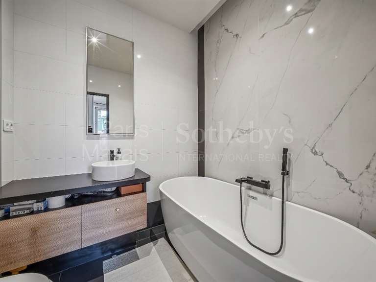 Appartement Paris 1er - 3 chambres - 158m²