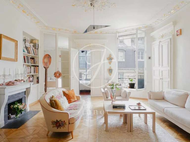 Appartement Paris 1er - 2 chambres - 111m²