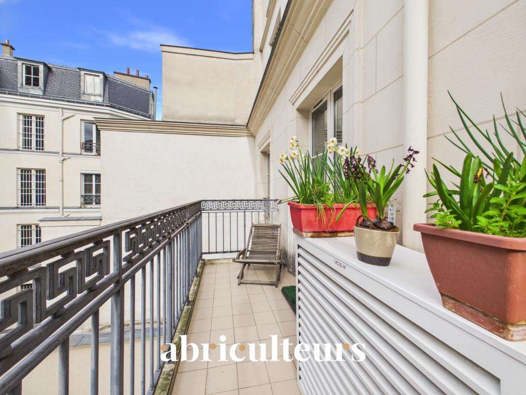 Apartment Paris 1er