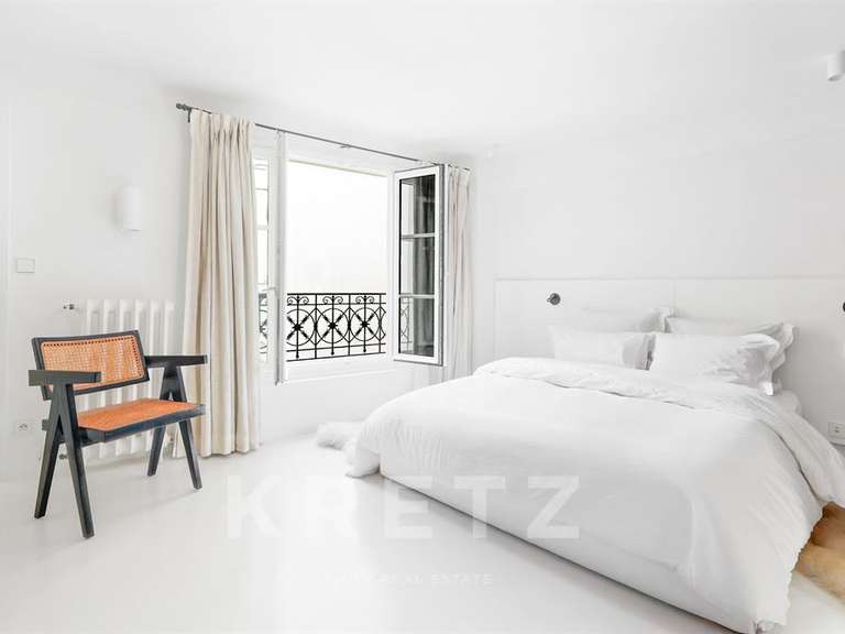 Appartement Paris 1er - 1 chambre - 68m²