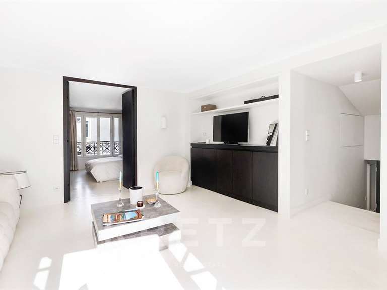 Appartement Paris 1er - 1 chambre - 68m²