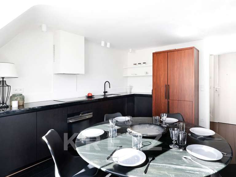 Appartement Paris 1er - 1 chambre - 68m²