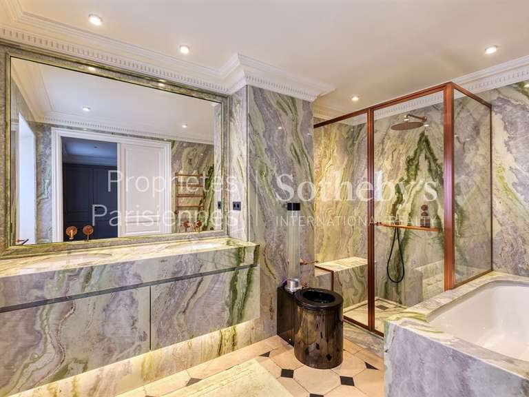 Appartement Paris 1er - 2 chambres - 157m²