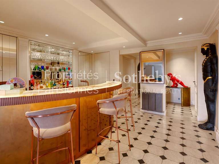 Appartement Paris 1er - 2 chambres - 157m²