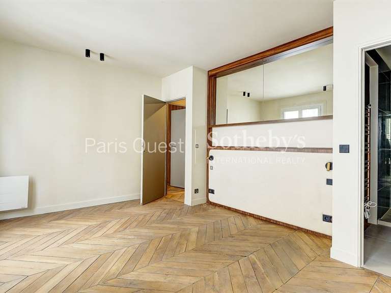 Appartement Paris 1er - 2 chambres - 65m²