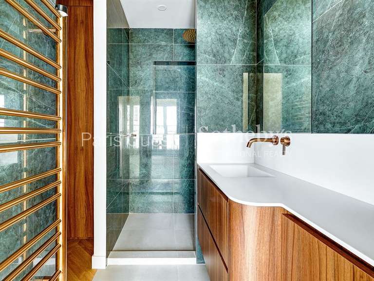 Appartement Paris 1er - 2 chambres - 65m²