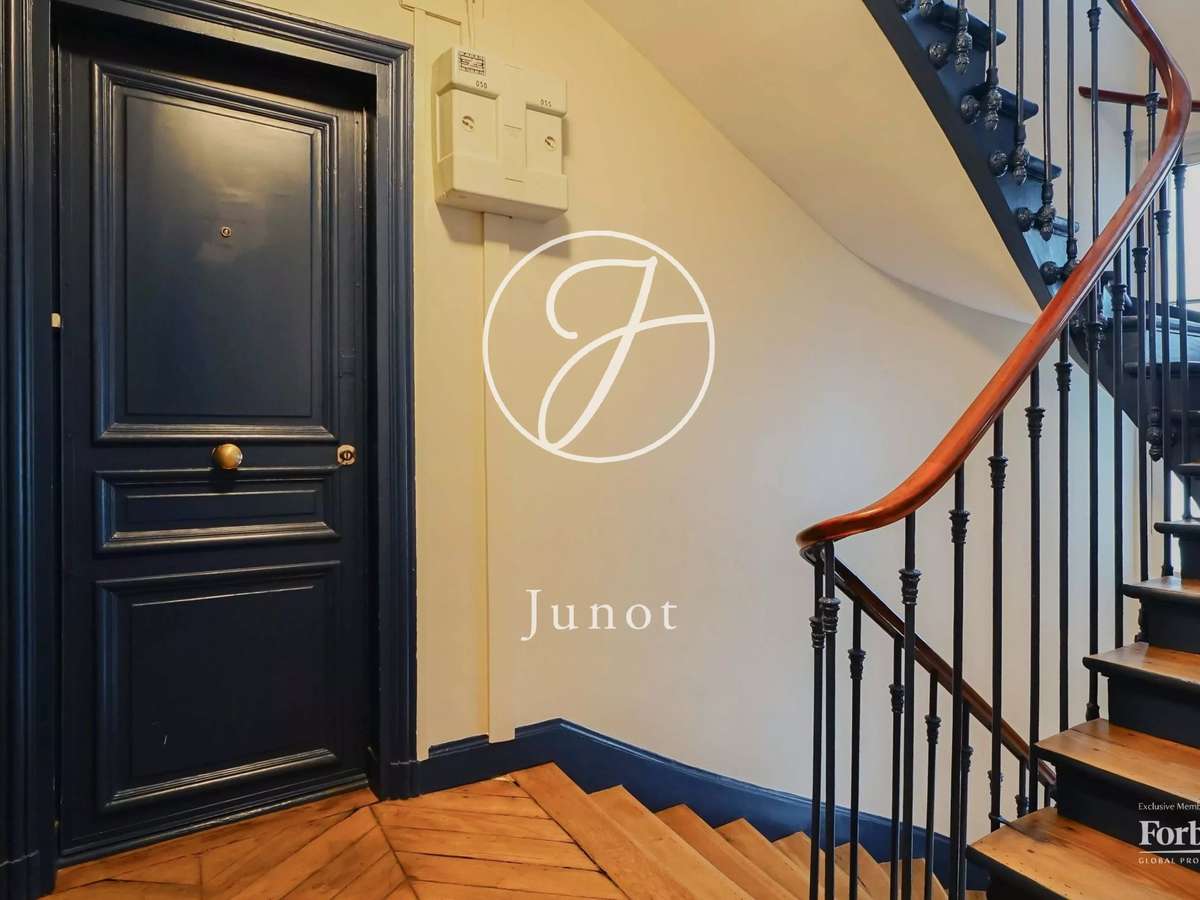 Apartment Paris 1er