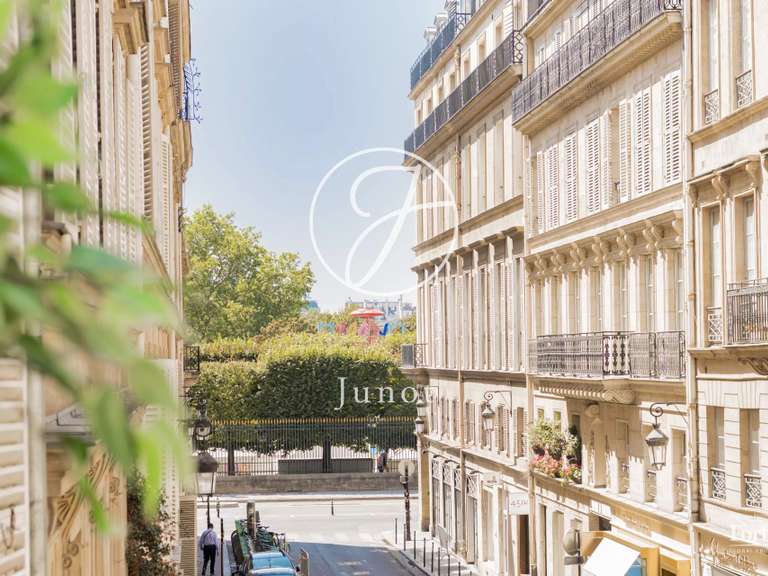 Appartement Paris 1er - 3 chambres - 135m²