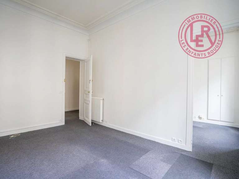 Appartement Paris 1er - 2 chambres - 77m²