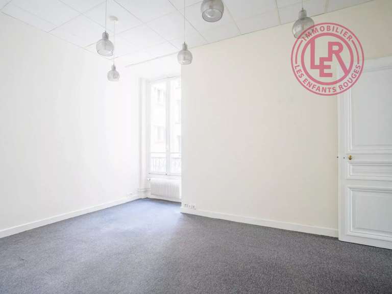 Appartement Paris 1er - 2 chambres - 77m²