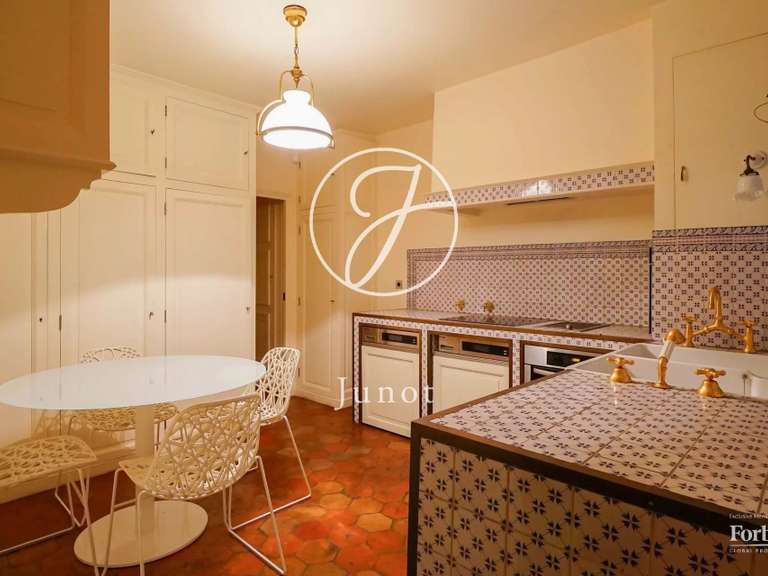 Appartement Paris 1er - 3 chambres - 135m²