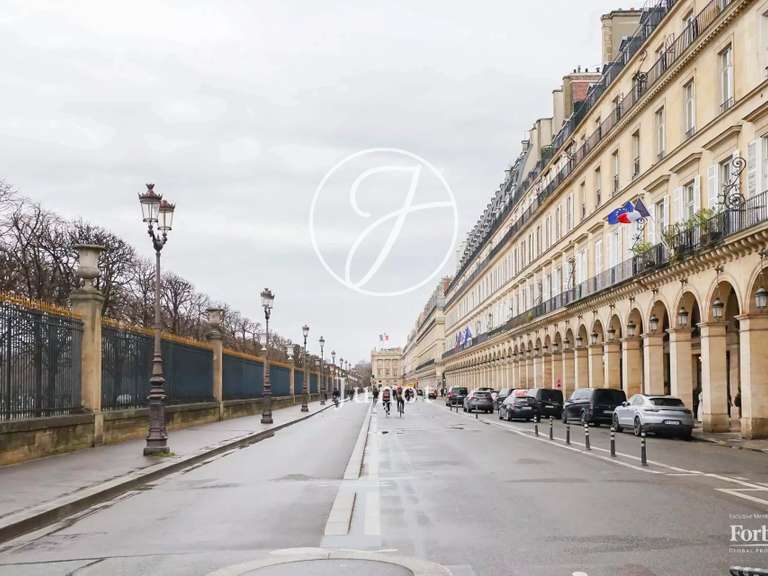 Appartement Paris 1er - 3 chambres - 135m²
