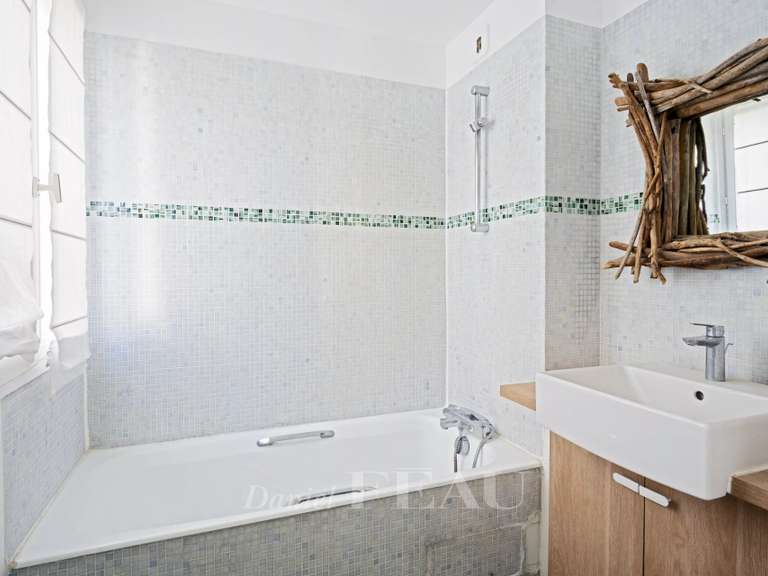 Appartement Paris 1er - 2 chambres - 68m²