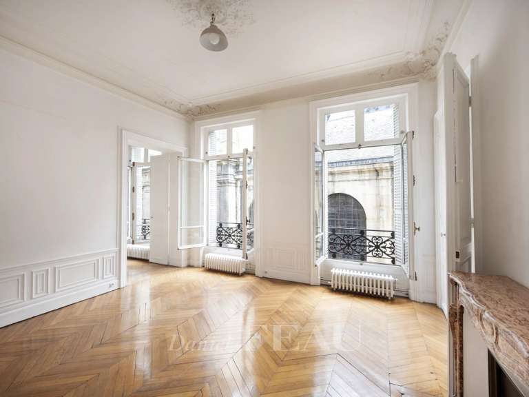 Appartement Paris 1er - 3 chambres - 135m²
