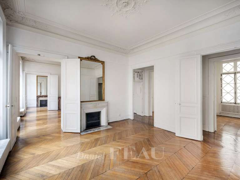 Appartement Paris 1er - 3 chambres - 135m²