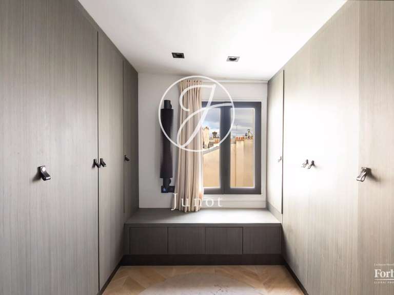 Appartement Paris 1er - 1 chambre - 77m²
