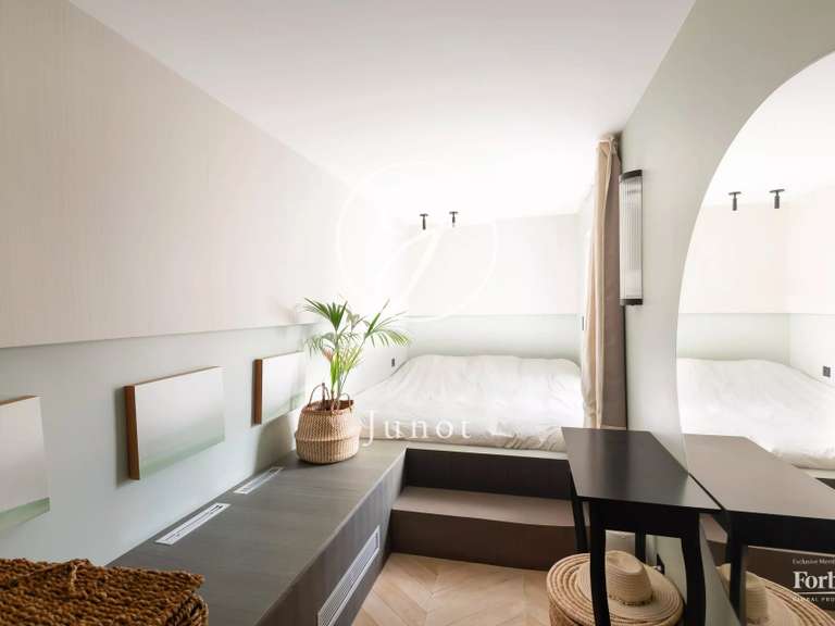 Appartement Paris 1er - 1 chambre - 77m²