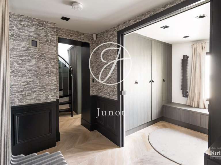 Appartement Paris 1er - 1 chambre - 77m²
