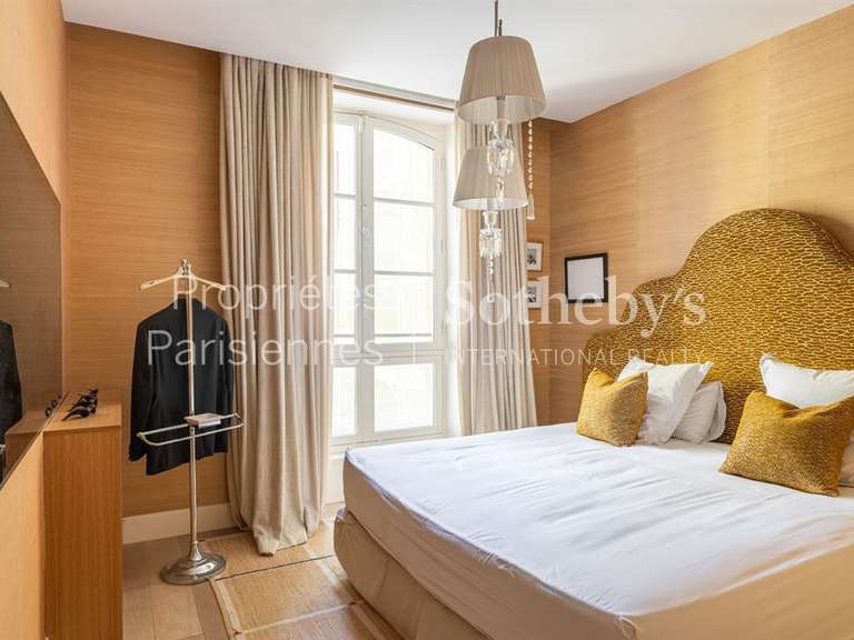 Appartement Paris 1er - 3 chambres - 138m²