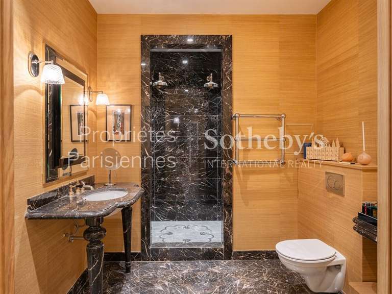 Appartement Paris 1er - 3 chambres - 138m²