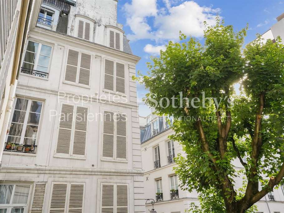 Apartment Paris 1er