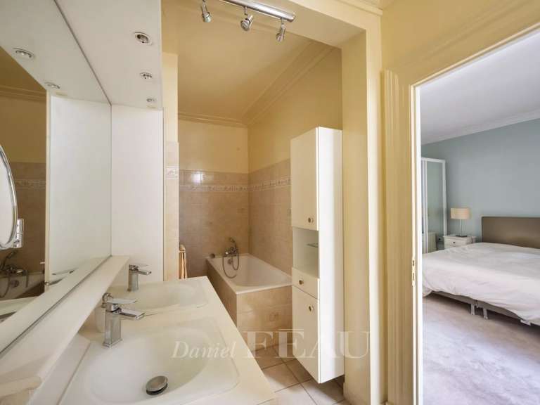 Appartement Paris 1er - 2 chambres - 90m²