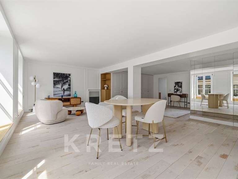 Appartement Paris 1er - 1 chambre - 73m²