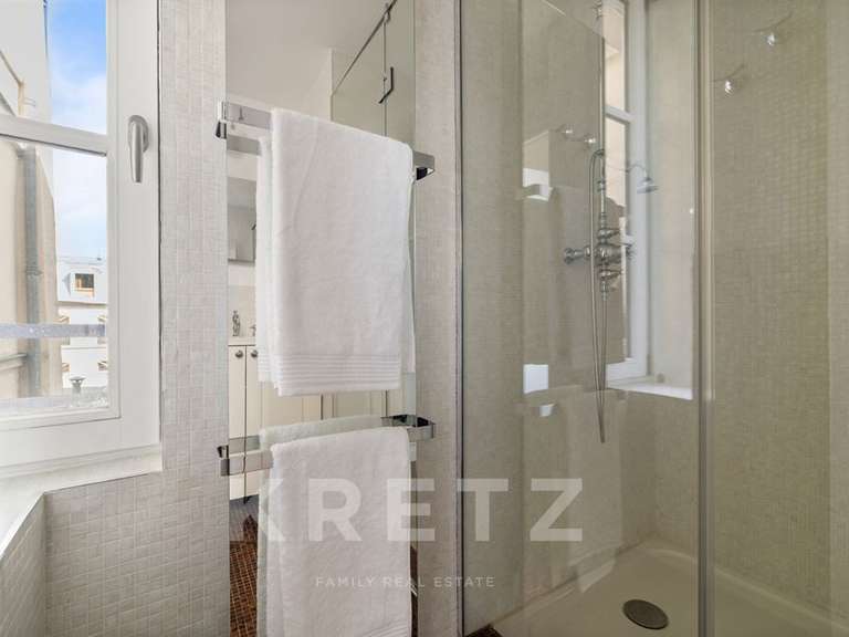 Appartement Paris 1er - 1 chambre - 73m²