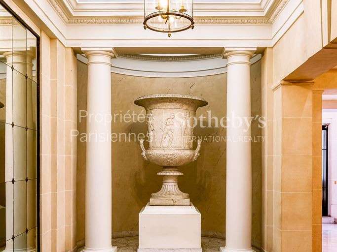 Apartment Paris 1er - 4 bedrooms - 85m²