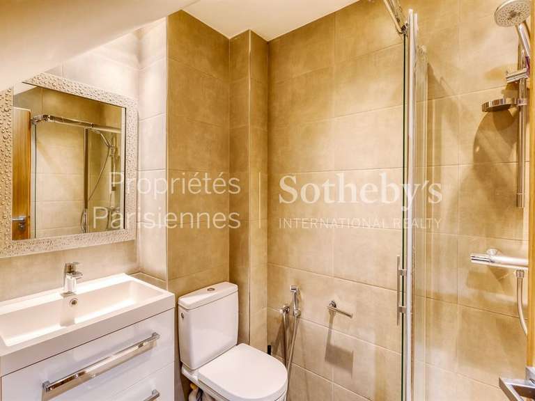 Apartment Paris 1er - 4 bedrooms - 85m²