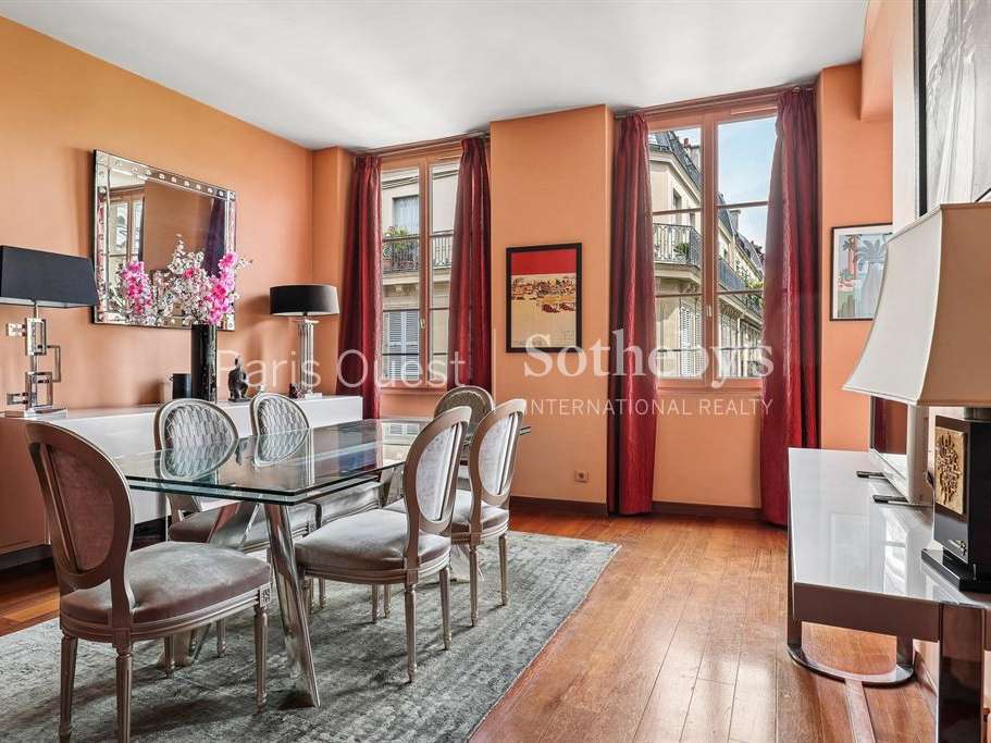 Apartment Paris 1er