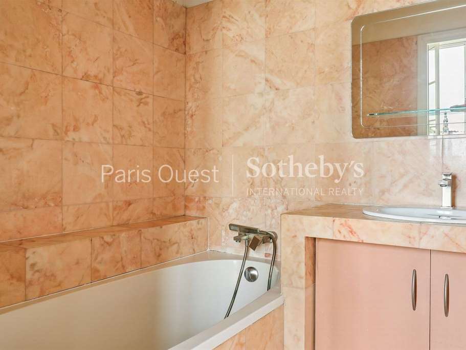 Apartment Paris 1er