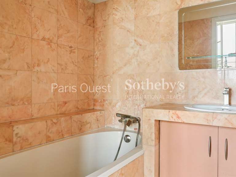 Apartment Paris 1er - 2 bedrooms - 105m²
