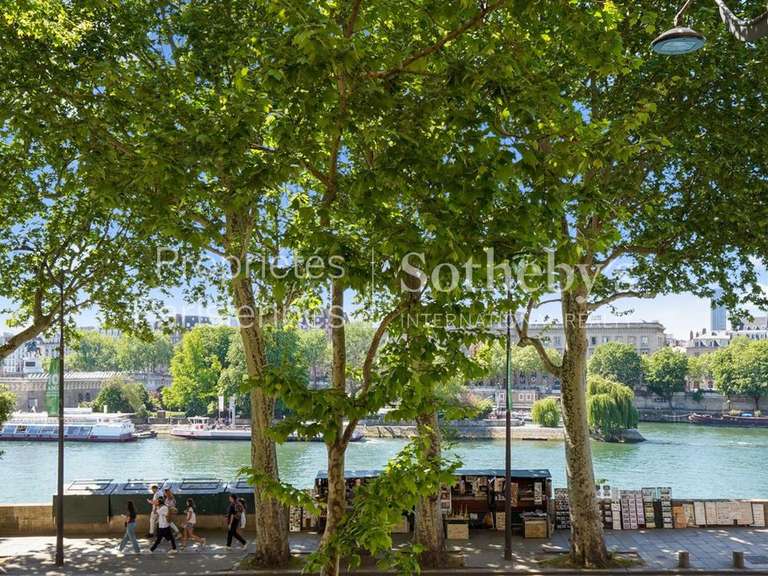 Appartement Paris 1er - 3 chambres - 115m²
