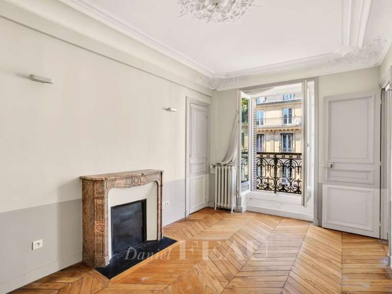 Appartement Paris 1er - 2 chambres - 109m²
