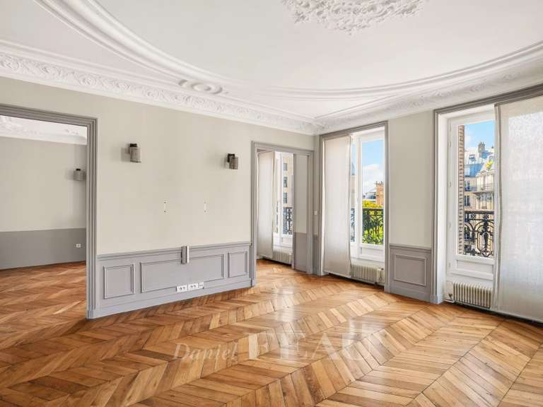 Appartement Paris 1er - 2 chambres - 109m²