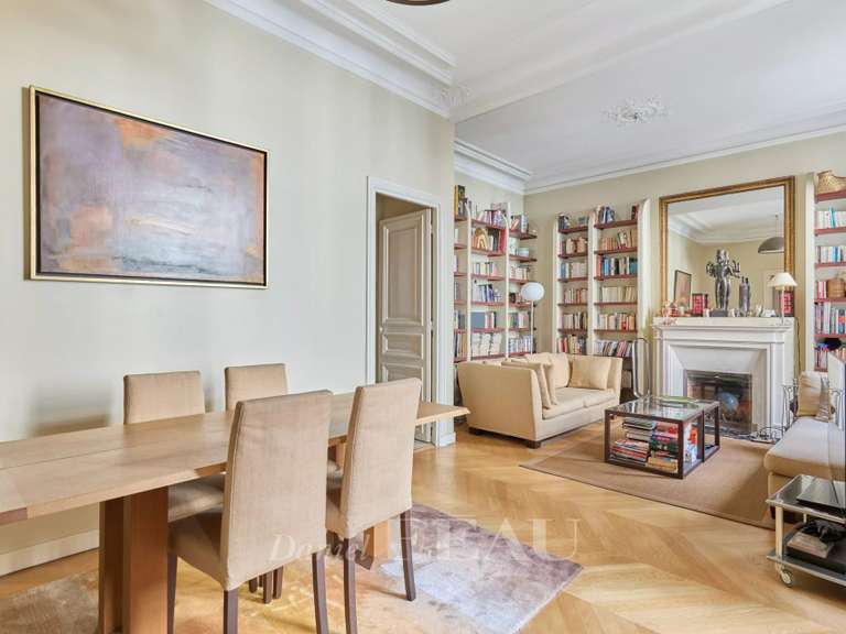 Appartement Paris 1er - 2 chambres - 83m²