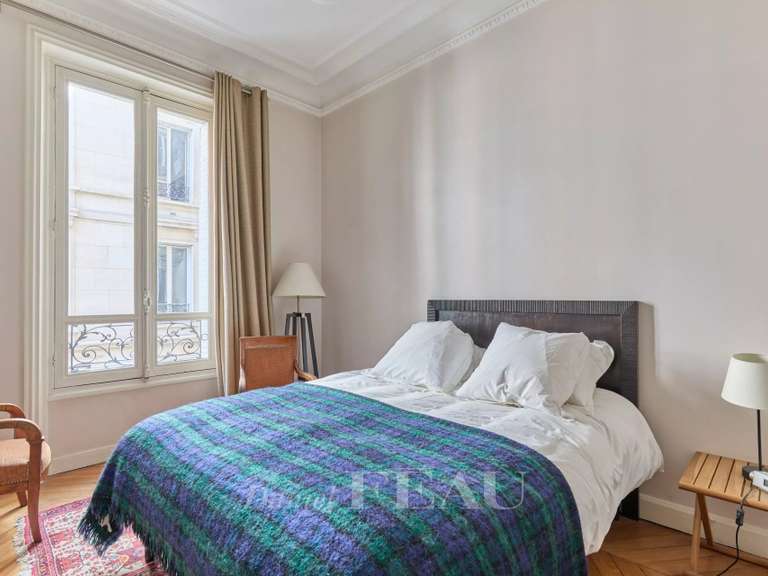 Appartement Paris 1er - 2 chambres - 83m²