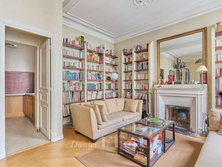 Appartement Paris 1er - 2 chambres - 83m²