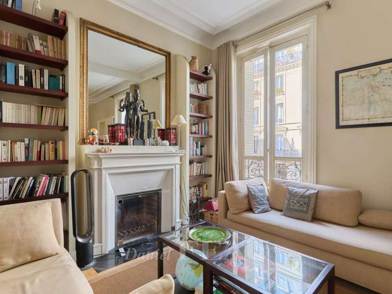 Appartement Paris 1er - 2 chambres - 83m²